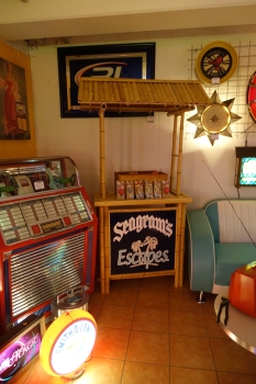 Seagrams Escape Tiki Bar - US Import
