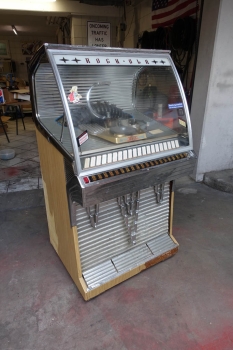 Rock-Ola 1448 Jukebox - US Version