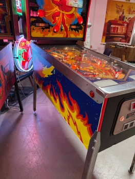 Bally Midway Fireball Classic Flipper Pinball