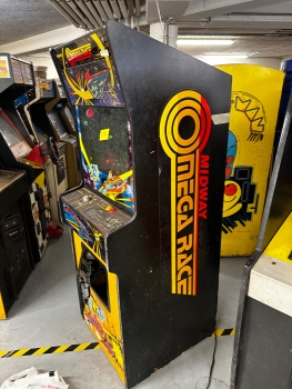 Midway Omega Race Arcade Videospielautomat