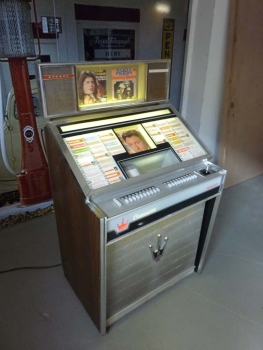 Rock-Ola 434 Concerto Jukebox
