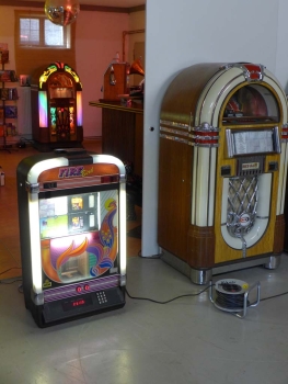 Preview: NSM Firebird CD Jukebox