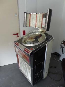 AMi Continental 2-100 Jukebox