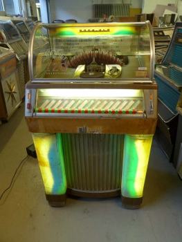Rock-Ola 1438 Comet Fireball Jukebox