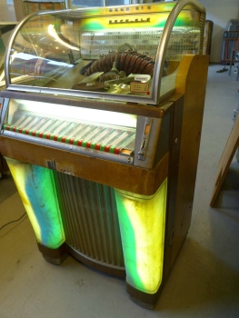 Rock-Ola 1438 Comet Fireball Jukebox