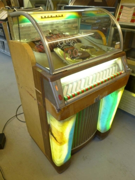 Rock-Ola 1438 Comet Fireball Jukebox