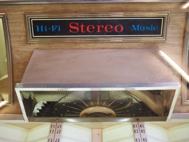 Wurlitzer 2910A Blonde Cabinet Jukebox