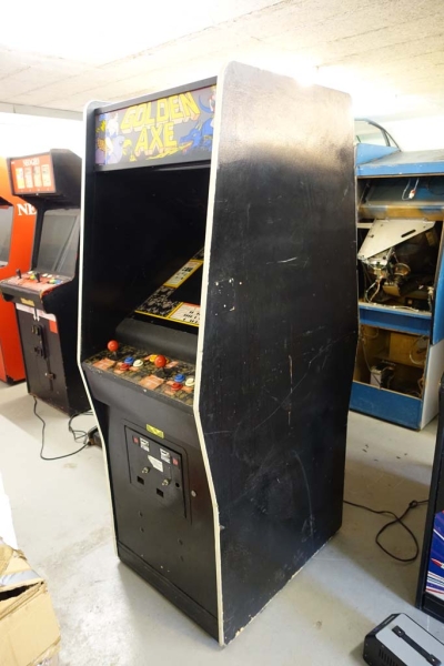 Sega Golden Axe Arcade Videospielautomat in Tron Gehäuse - US Import