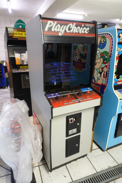 Nintendo PlayChoice 10 Arcade Videospielautomat - US Import