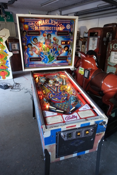 Bally Harlem Globe Trotters Pinball