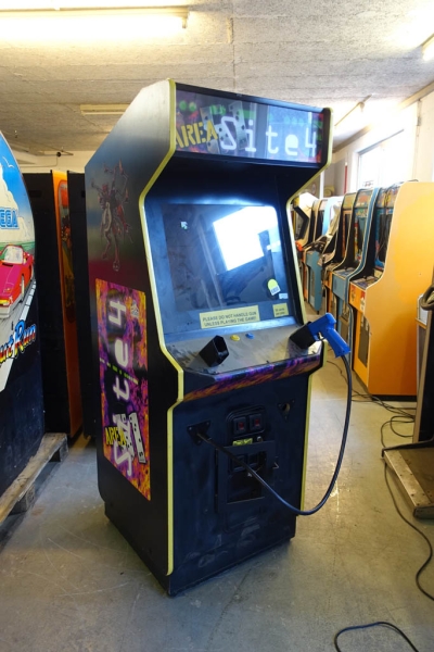 Taito Area 51 Arcade Spielautomat in Dynamo HS-5 Gehäuse - US Import