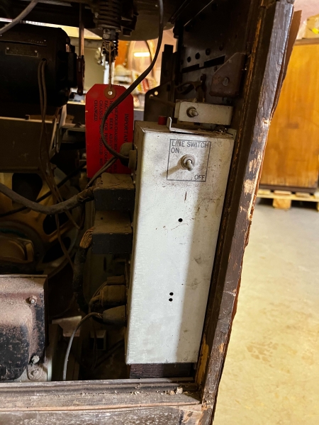Wurlitzer 1100 Jukebox + Parts Machine