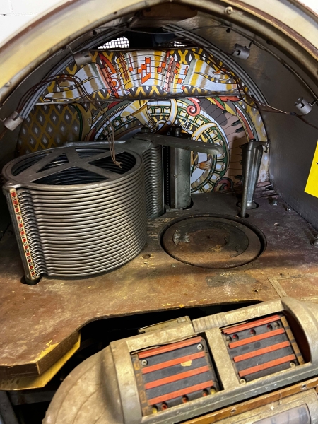 Wurlitzer 1100 Jukebox + Parts Machine