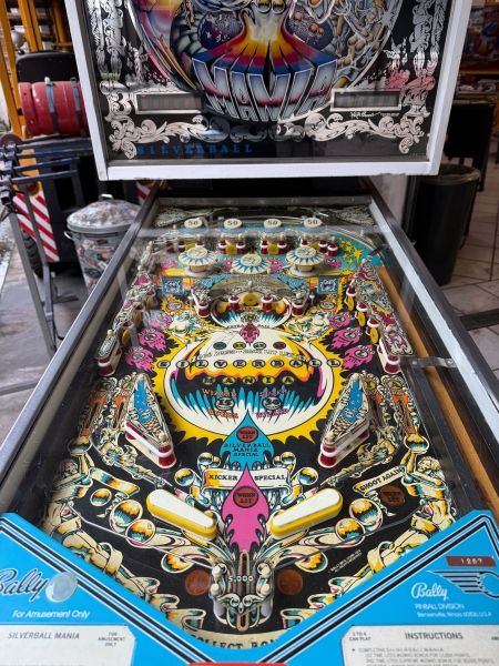 Bally Silverball Mania Flipper