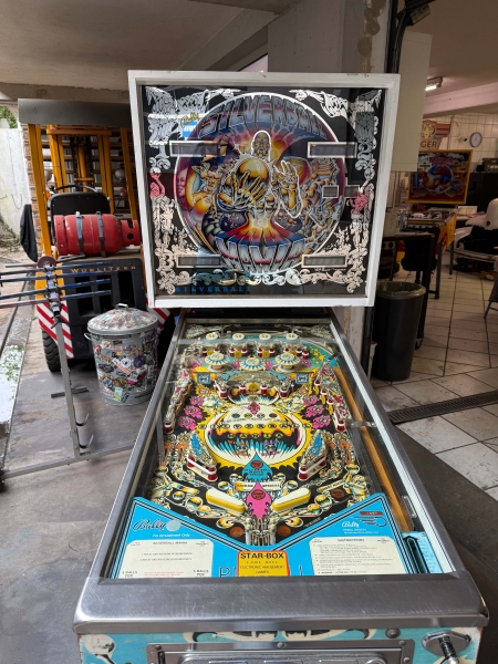 Bally Silverball Mania Flipper