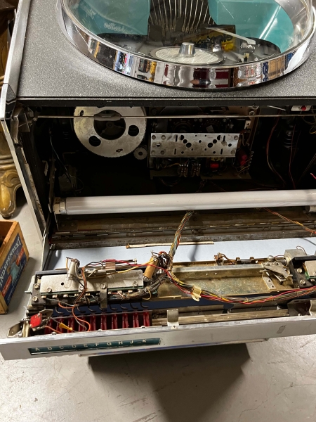 AMi Continental 2-100 Jukebox