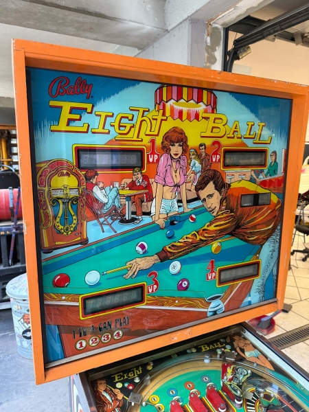 Bally Eight Ball Flipper
