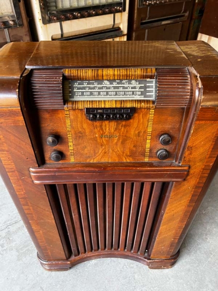 Philco Art Deco Floor Radio Radioempfänger