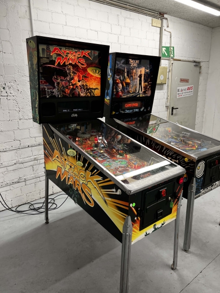 Bally Attack from Mars Flipper