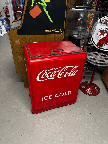 1939 Westinghouse Coca-Cola Junior Ice Cooler - US Import