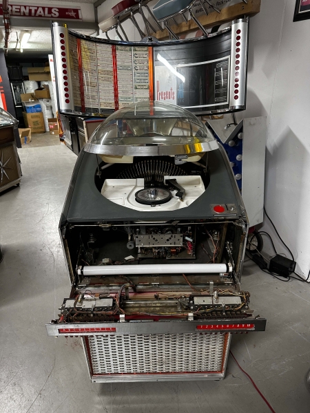 Ami Continental 2-100 Musikbox Jukebox