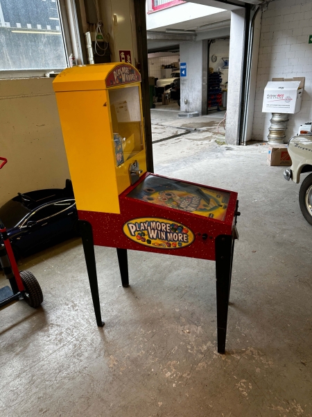 Play More Win More Kaugummi Flipper Automat
