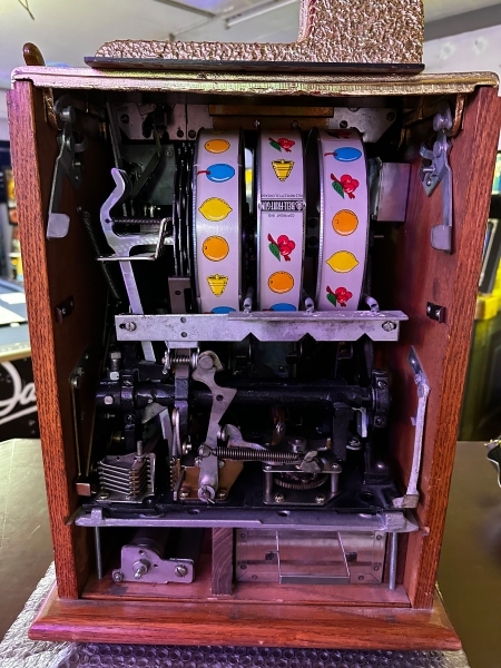 Mills Novelty Co. War Eagle Slot Machine Einarmiger Bandit