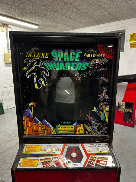Midway Space Invaders Deluxe Arcade Videospielautomat