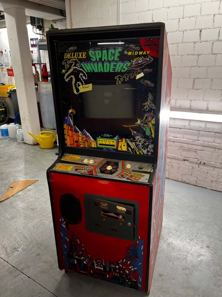 Midway Space Invaders Deluxe Arcade Videospielautomat