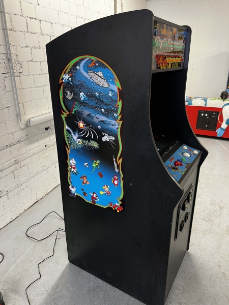 Multicade Arcade Videospielautomat mit CRT Monitor und 39in1 Jamma Platine