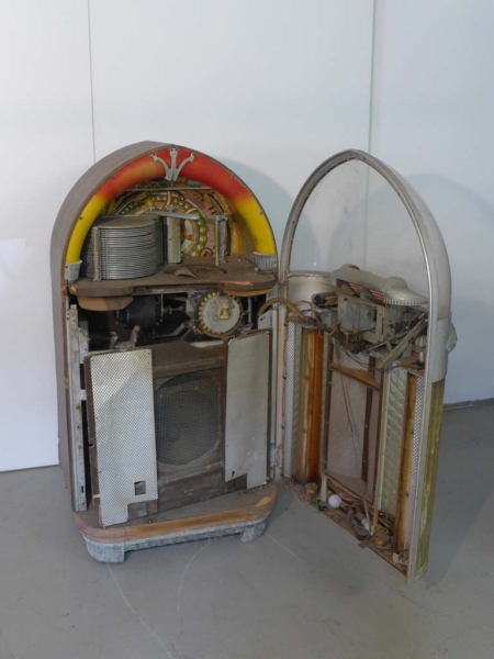 Wurlitzer 1100 Jukebox