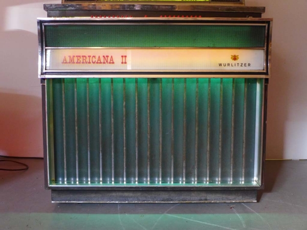 Wurlitzer 3210 Americana II Jukebox