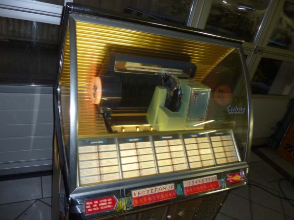 Seeburg HF 100 R Jukebox