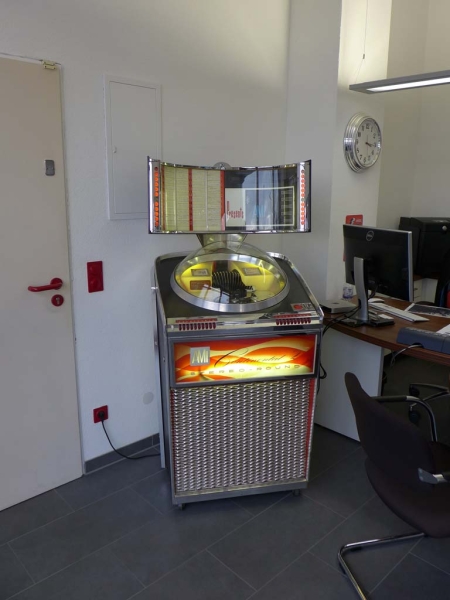 AMi Continental 2-100 Jukebox