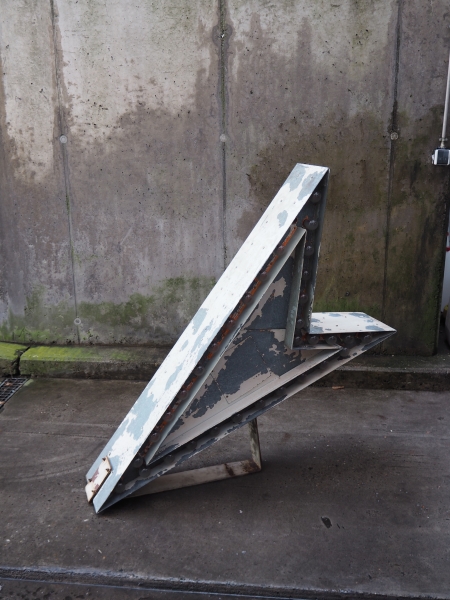 Vintage lighted double sided arrow sign from a car dealership - US Import