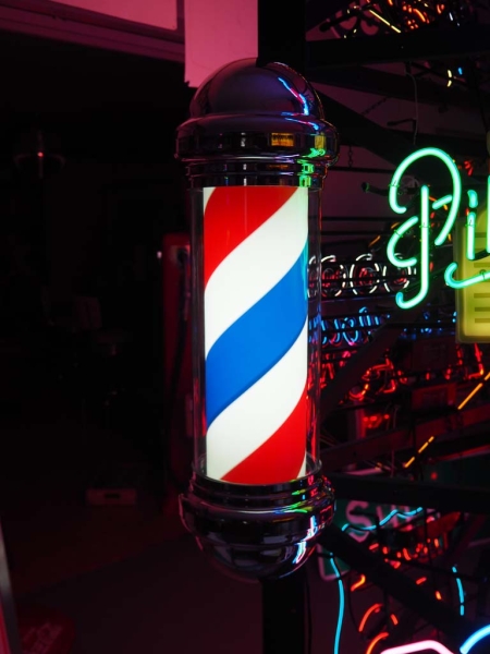 Barber Pole LED Leuchtreklame beleuchted & rotierend