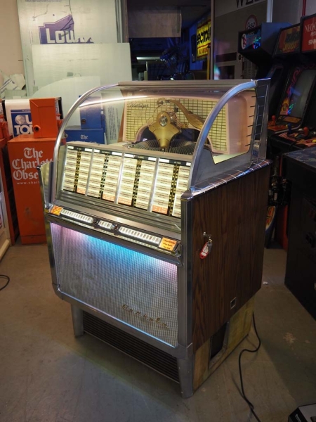 Wurlitzer 2204 Console Jukebox - US Import