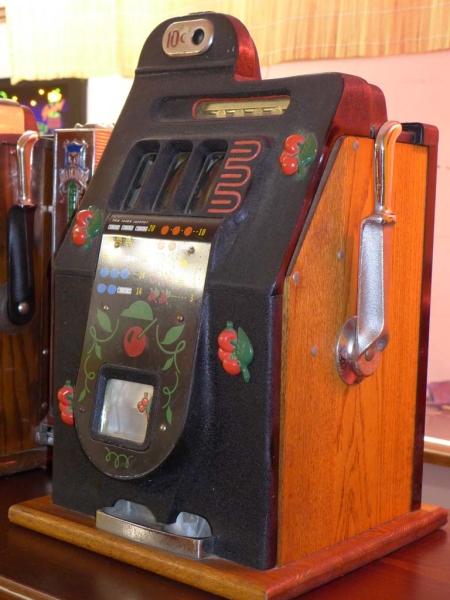 Mills Novelty Co. Black Cherry Slotmachine Einarmiger Bandit - US Import