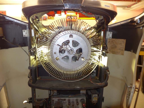 AMi Continental 2-100 Jukebox