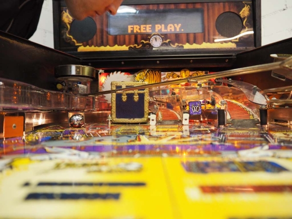 Bally Theatre of Magic Pinball Flipper - US Import