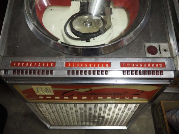 AMi Continental 2-200 Jukebox inkl. Automix 33 1/3 & 45 RPM